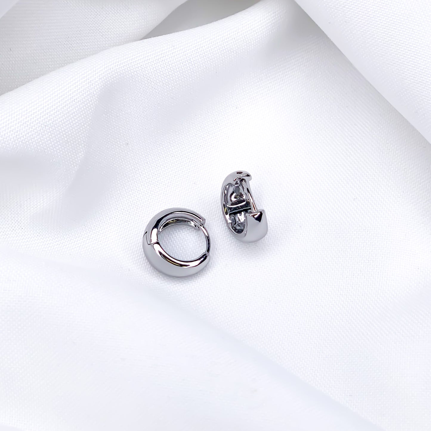 Hellen.V - Silver Earrings | 15 mm Hoops | Hoop Earrings