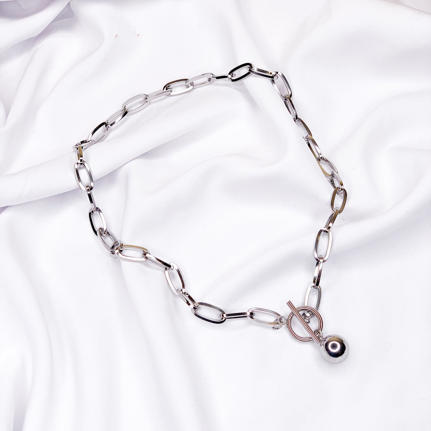 Hellen.V - Silver Chain Necklace with Ball Pendant