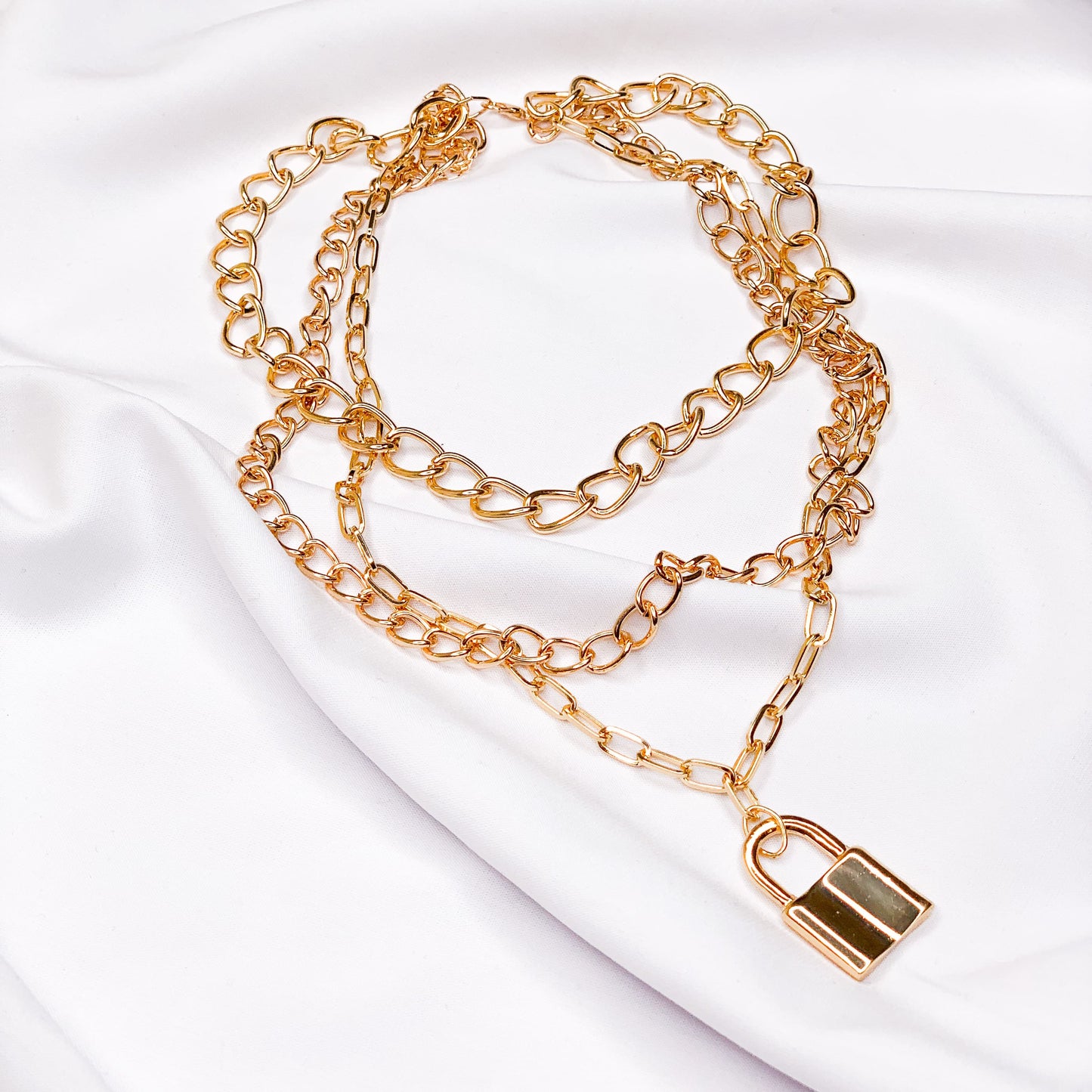 Hellen.V - Gold Necklaces |  Chain Lock Pendant 