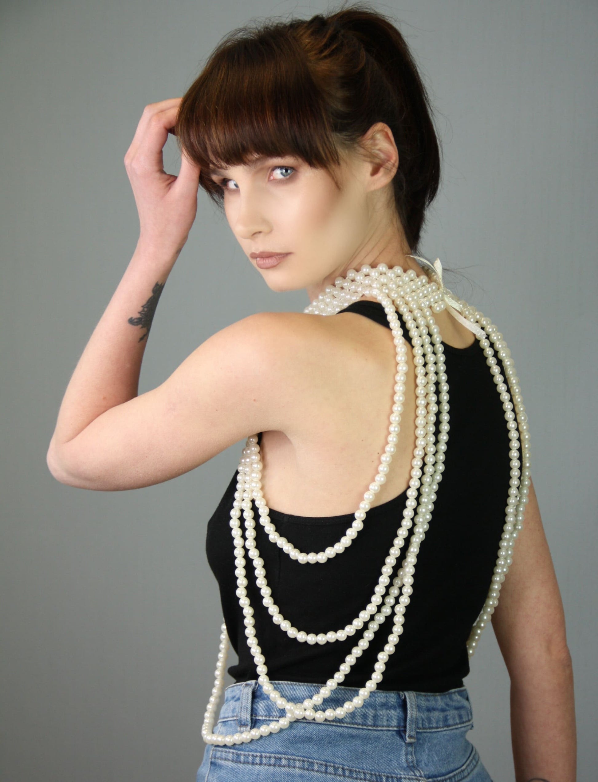 Hellen.V - Designer Body White Pearl Chain | Body jewelry