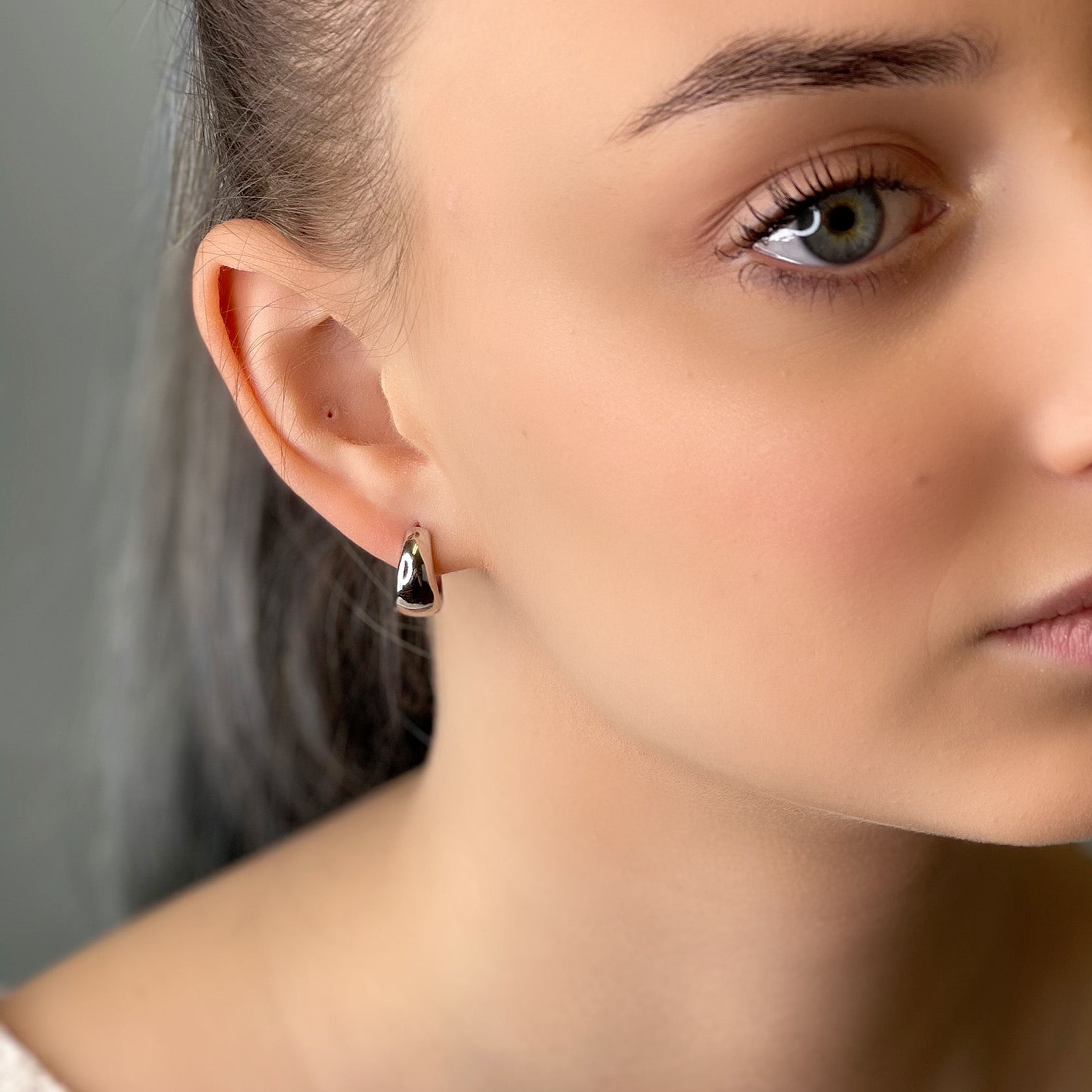 Hellen.V - Earrings | Hoops 15 mm Earring | Silver Hoop Earrings