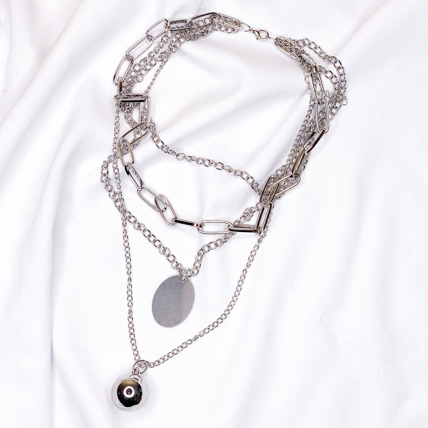 Hellen.V - Silver Necklace Chain | Ball Pendant