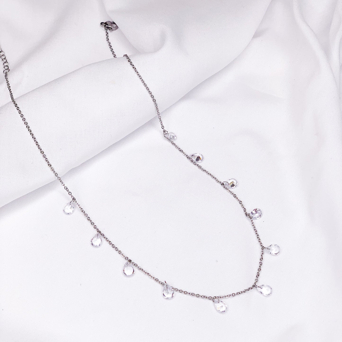Chain crystal necklace