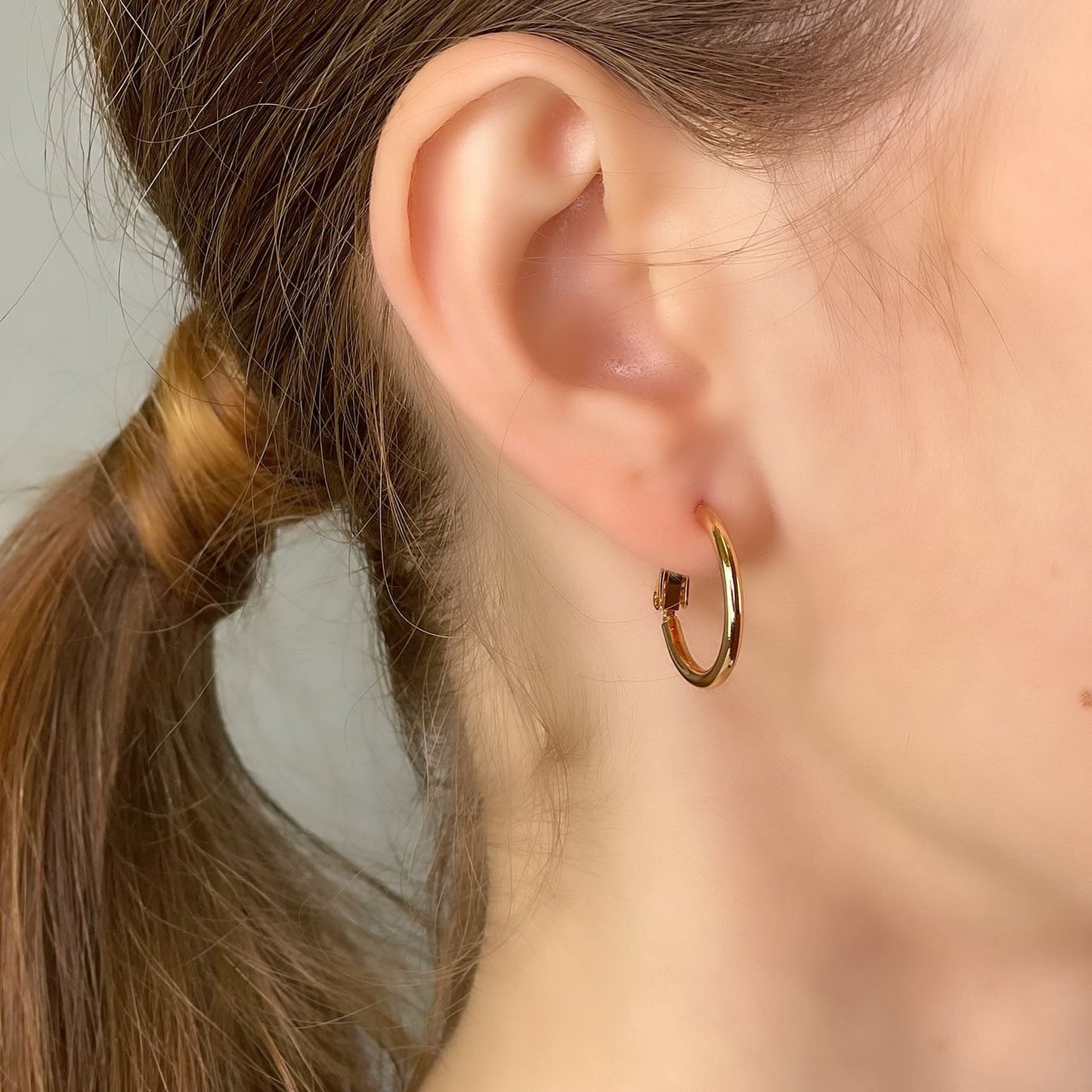 20mm Gold Circle Hoop Earrings