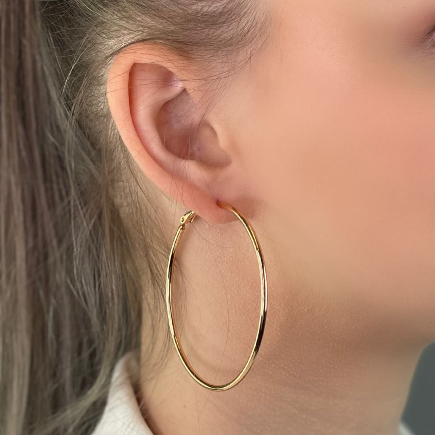 Hellen.V - Large Gold Hoop Earring | 60mm