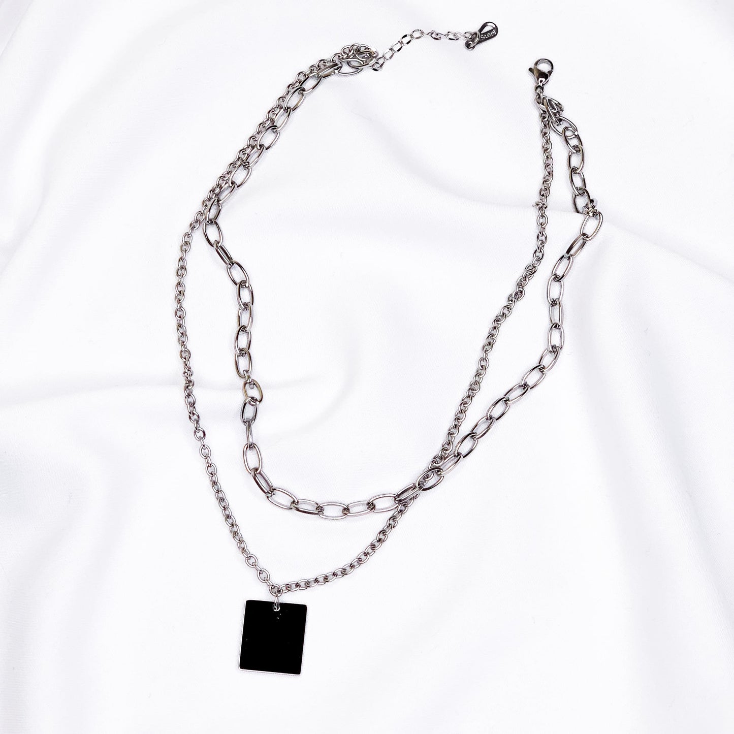 Steel chain choker necklace with square pendant